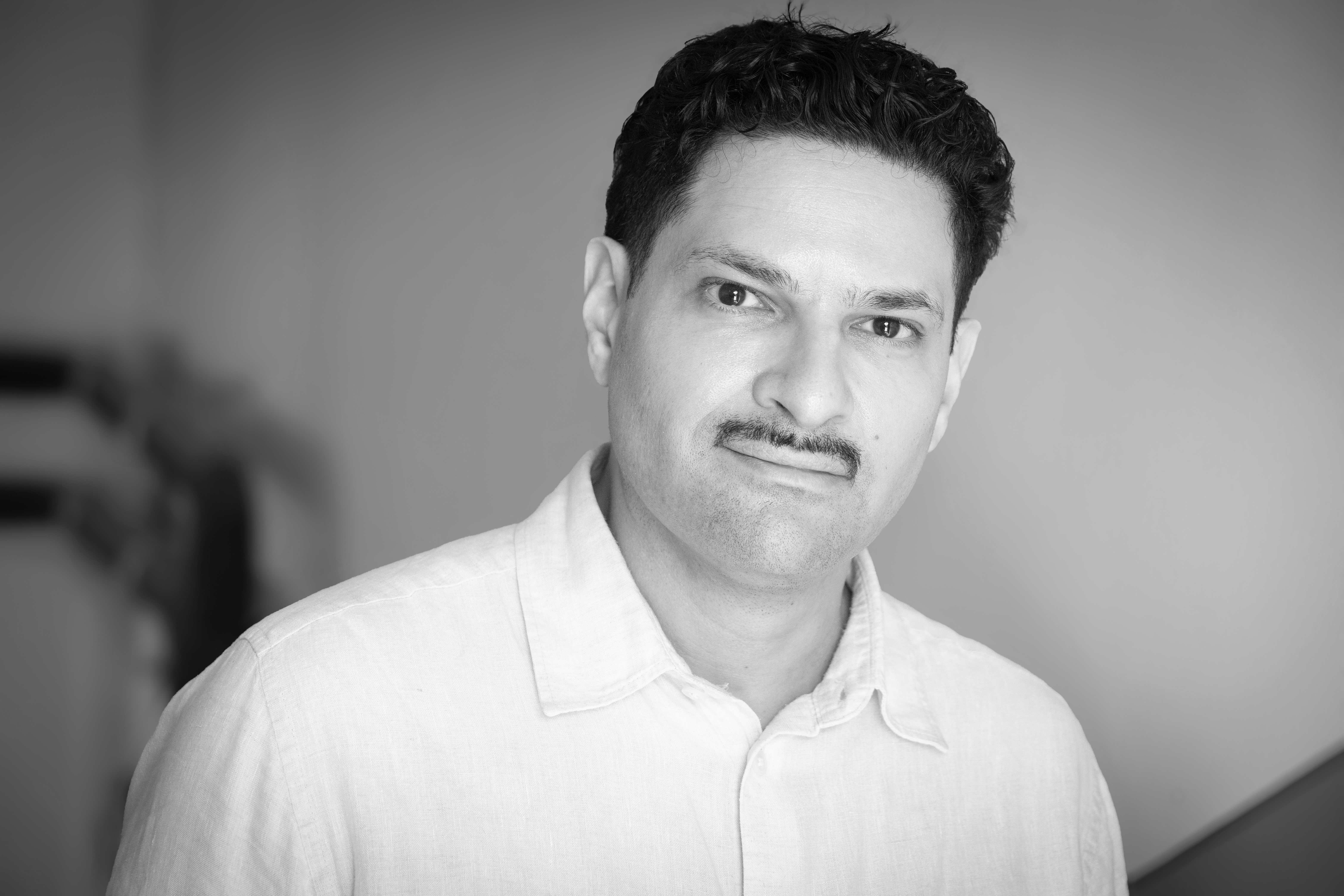 Karim Jebari om den senaste virala tech-trenden: Att förolämpa och håna robotar